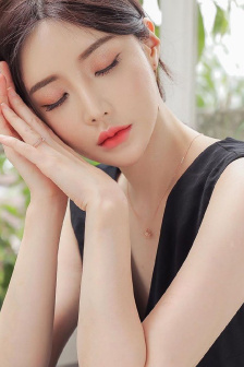 热巴两次用约老师屁股发底线球